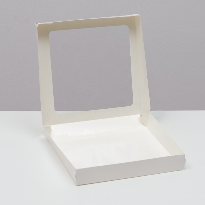 Коробка складная, с окном, белая, 26*26*4 см