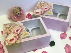 Коробка на 6 капкейков с окном "Цветы"