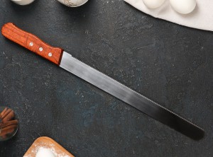 Нож для бисквита 29 см (лезвие) с мелкими зубцами