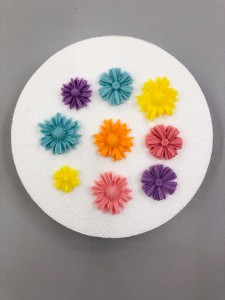 Набор из 9 фигурок "Цветы" из пищевой глазури разного цвета 