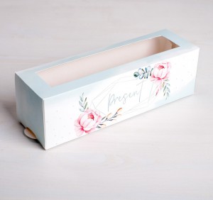 Коробка цветная для макарун "Present" 18*5,5*5,5 см.